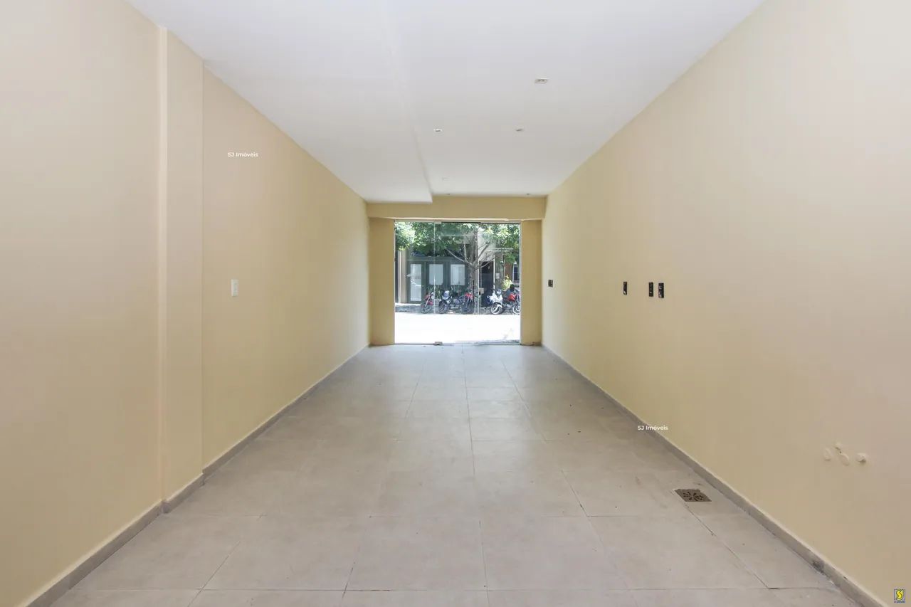 Loja funcional com mezanino e terraço na Rua Frederico Borges - Foto 3