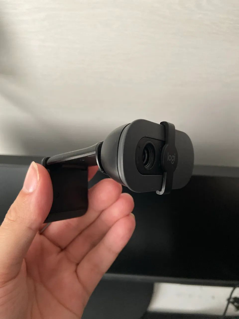 Webcam Logitech Brio 100 - Foto 3