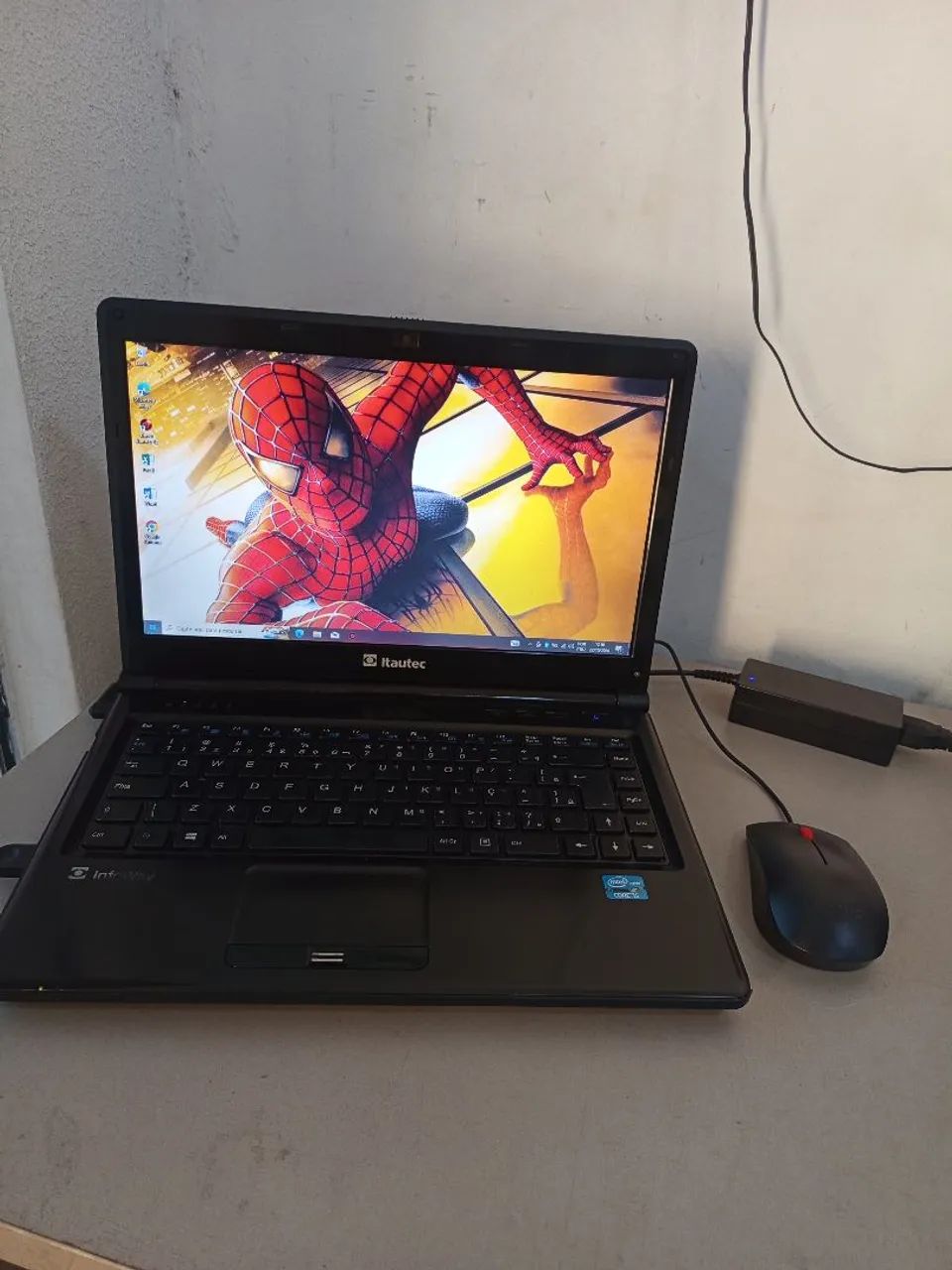 Notebook core i5 8GB RAM perfeito leia o anúncio 