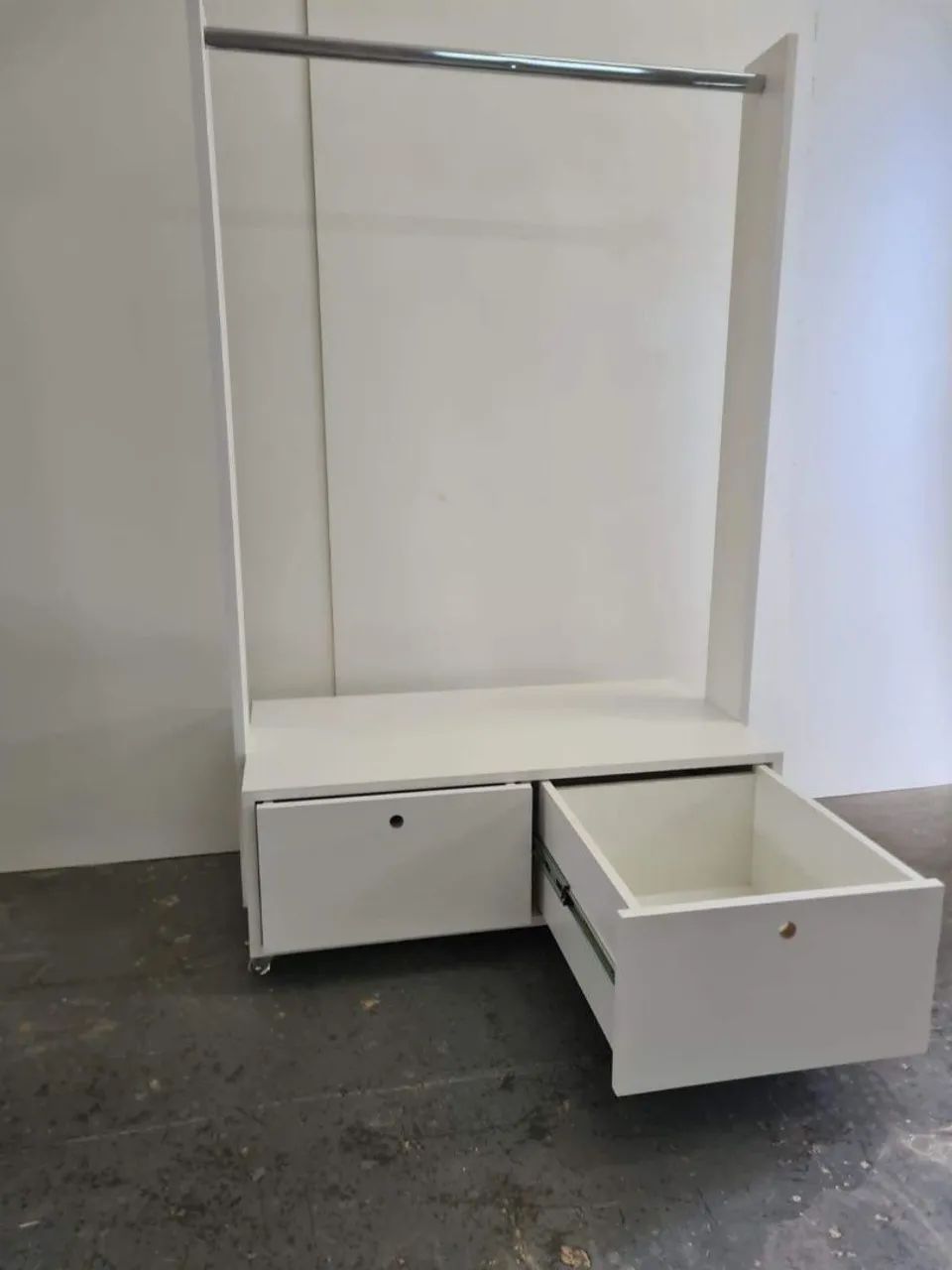 Arara em mdf 18mm  com gavetas - Foto 2
