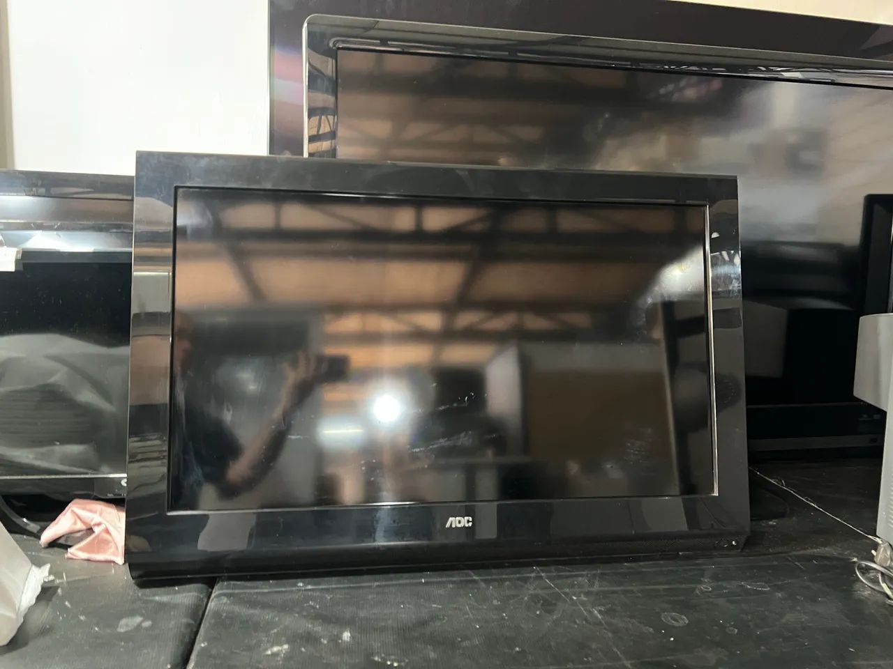 TV LCD AOC de 32 Polegadas com Defeito 