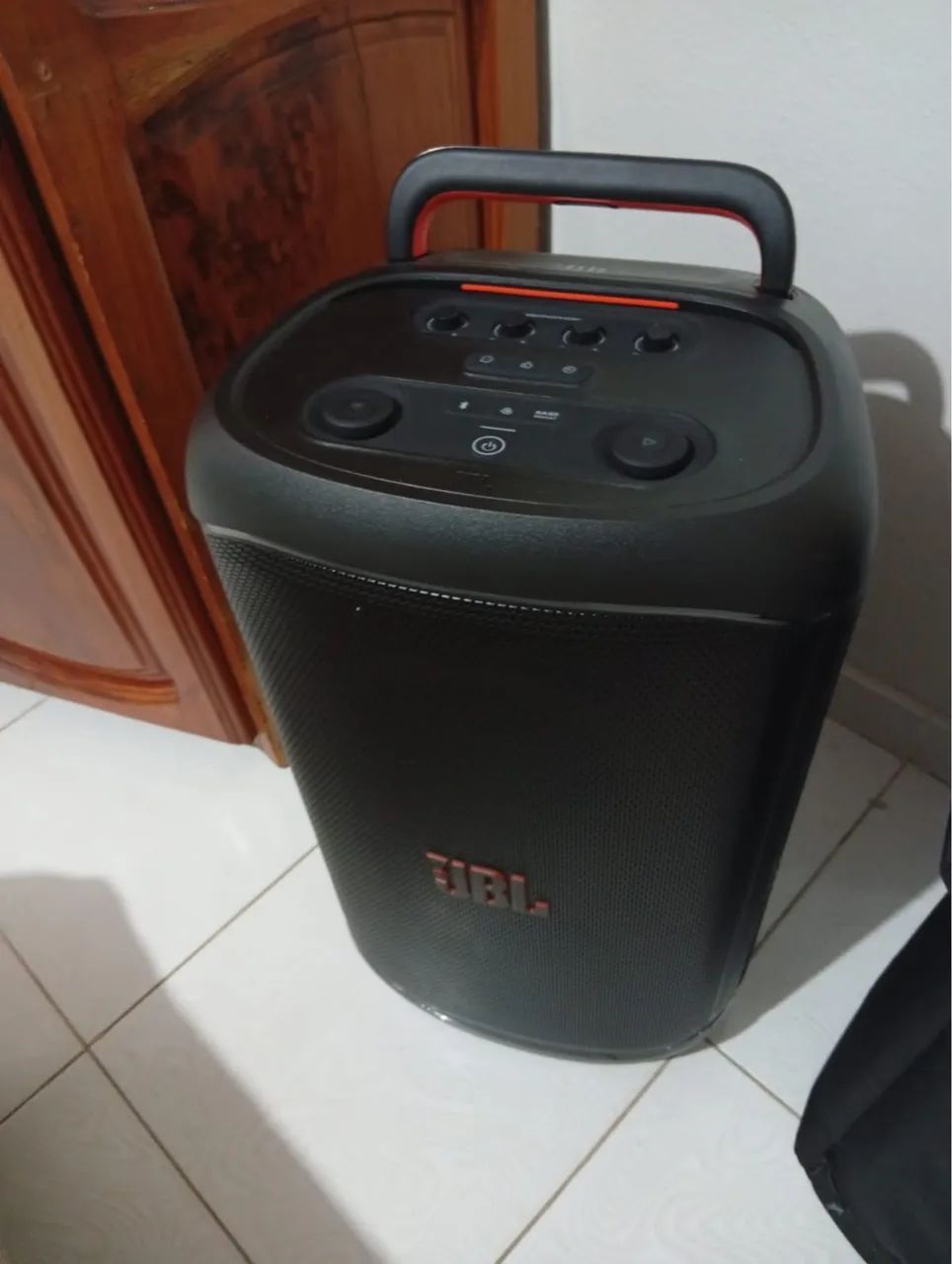 Vendo caixa JBL 520 capa de proteção.