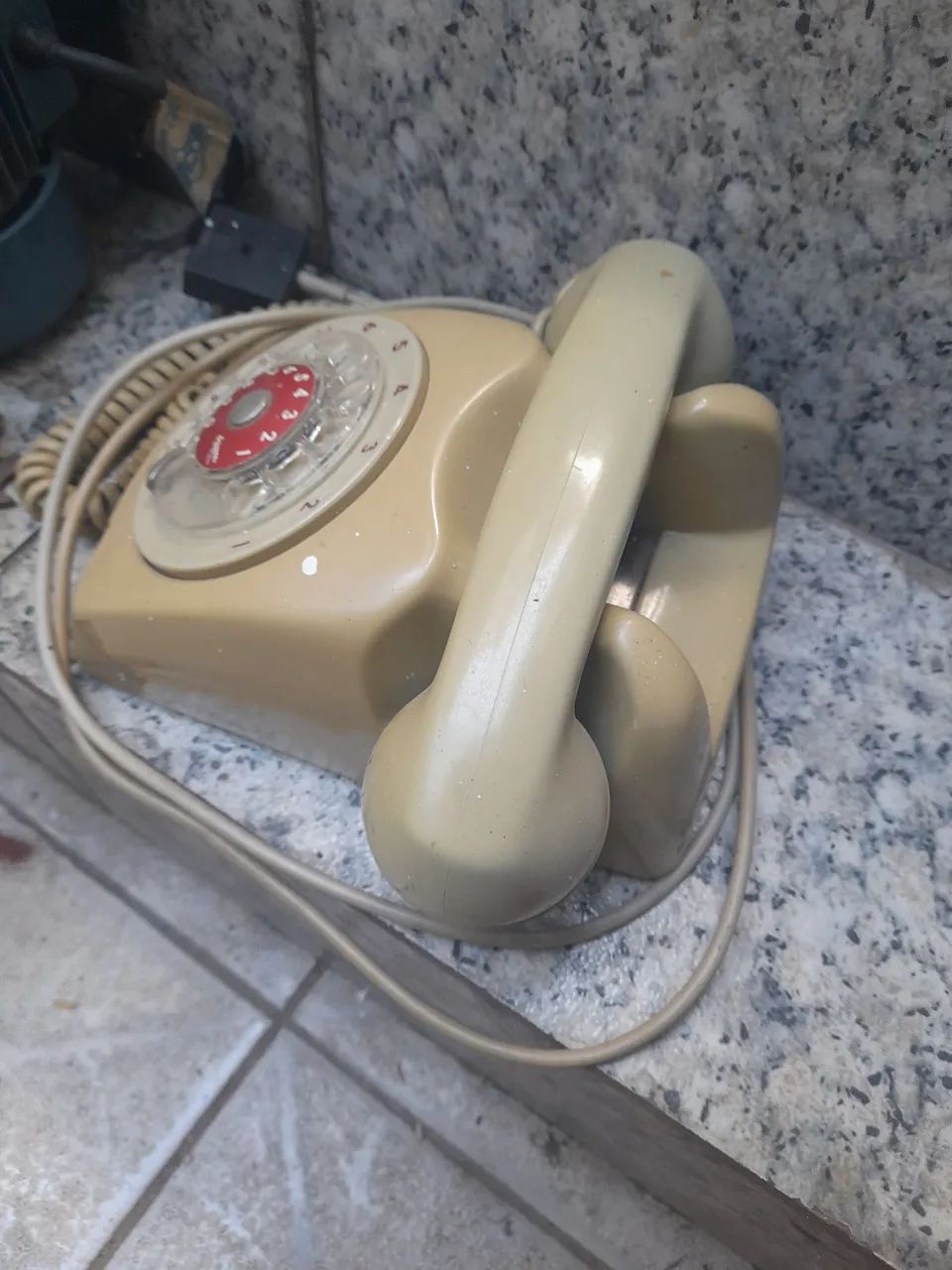 Telefone de gancho antigo. - Foto 2