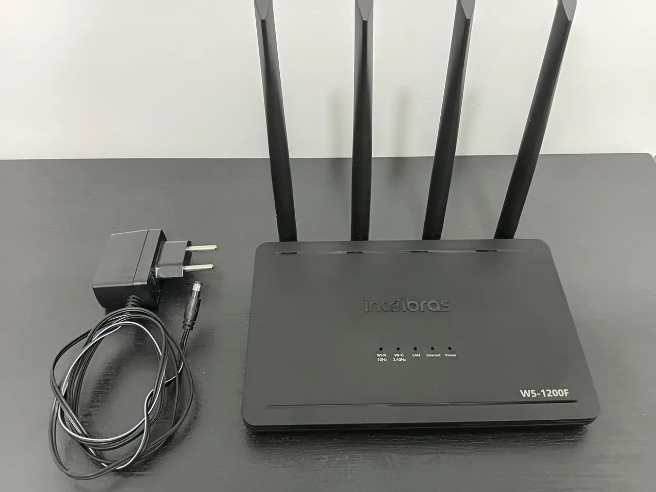 Roteador Intelbras Wi-force W5-1200f Preto 100v/240v