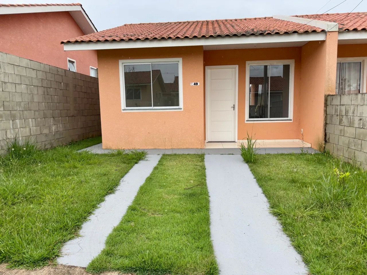 CASA À VENDA EM UVARANAS