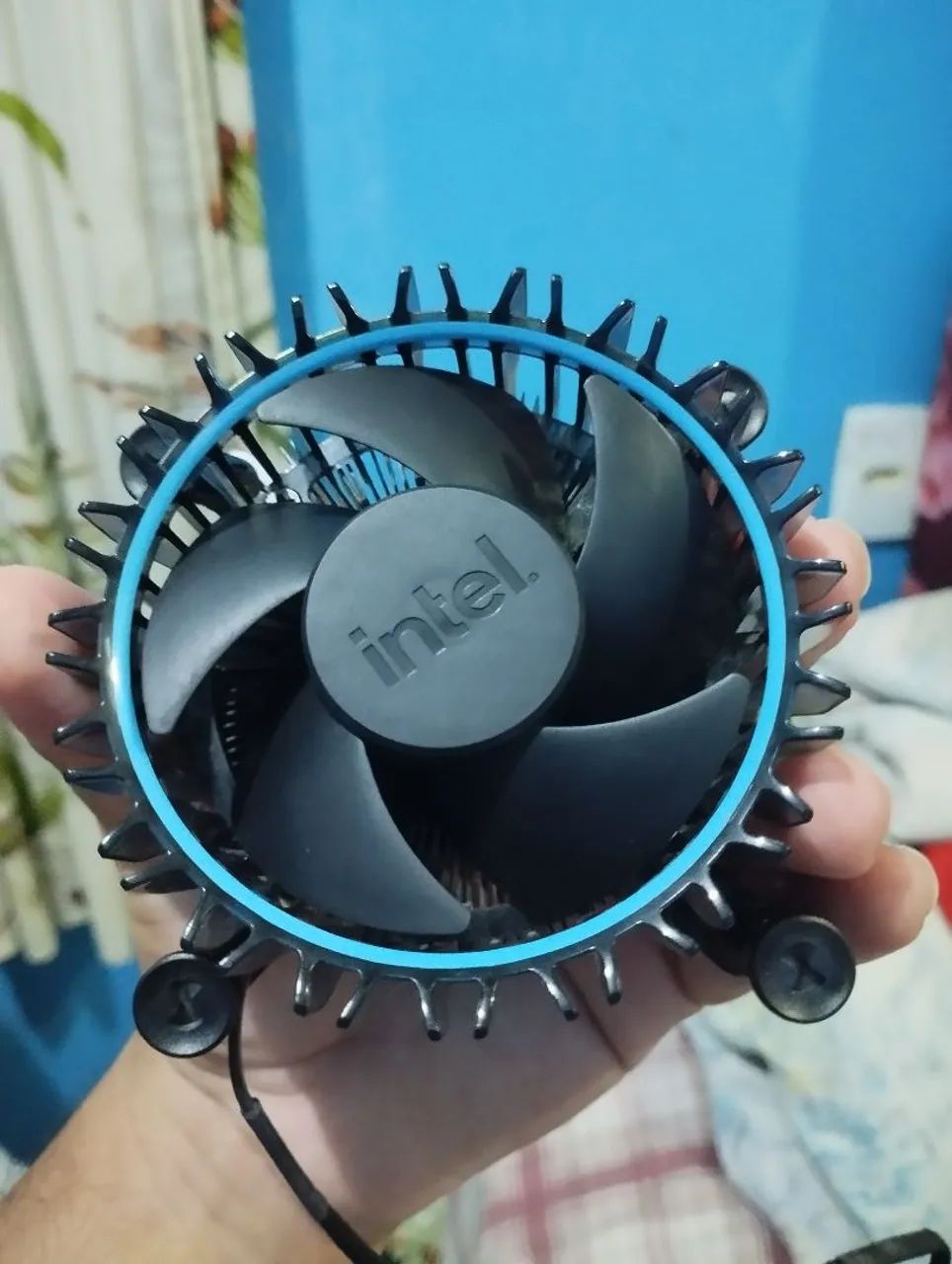 Intel Cooler423878166012252160