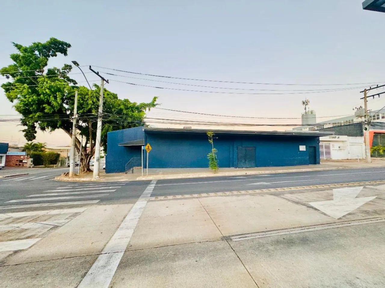 Imóvel comercial a venda em frente a Praça do Cruzeiro