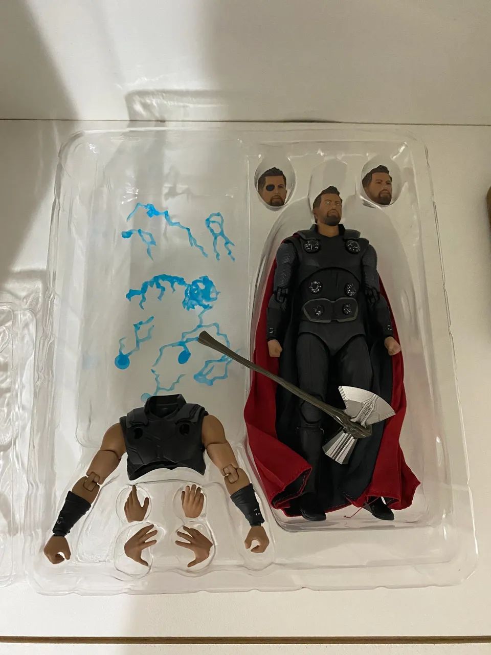 Thor mafex infinity war aberto completo - Hobbies e coleções