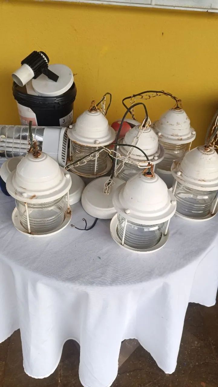 vendo 5 arandelas usadas com vidro e lâmpadas, 