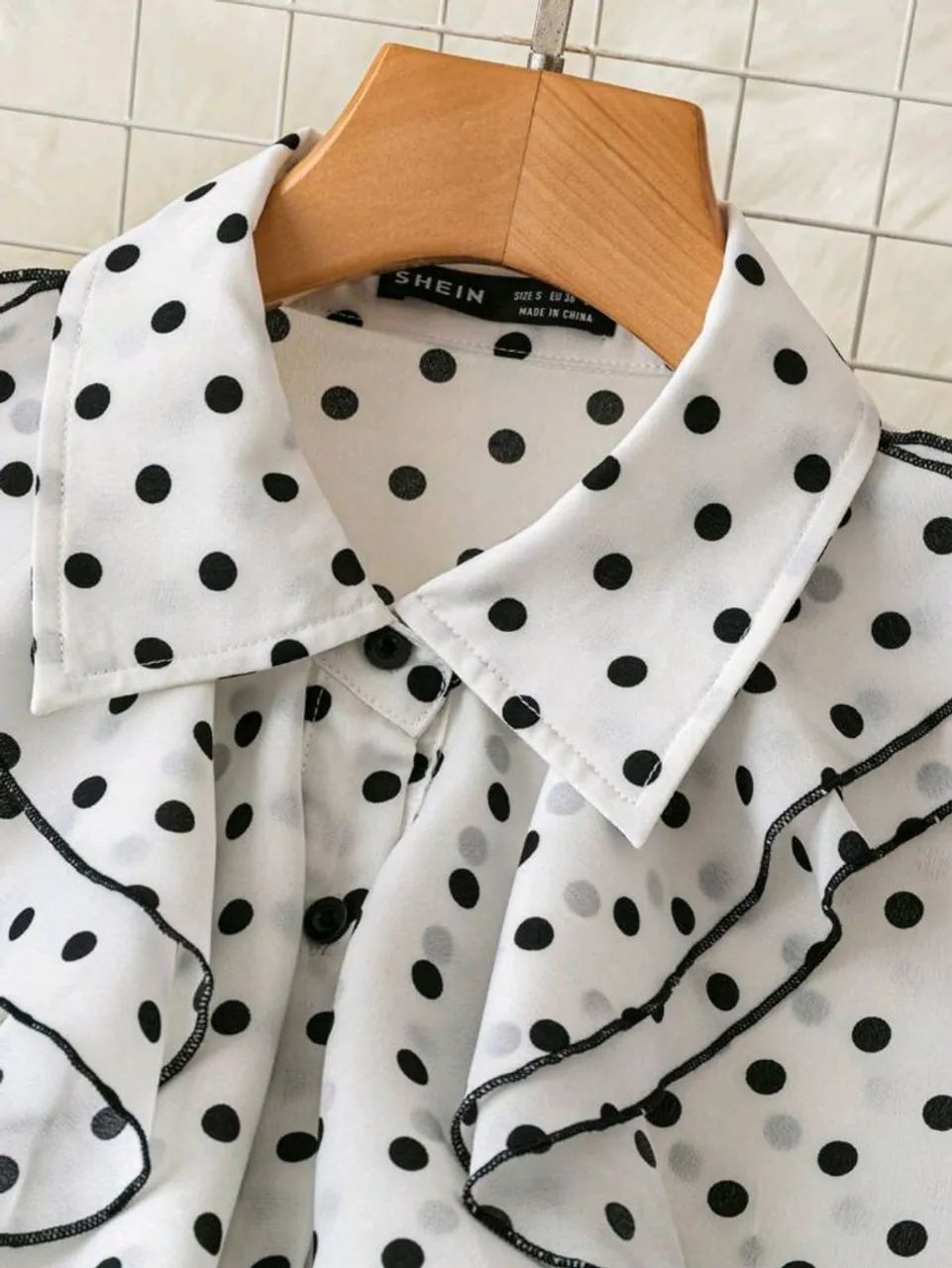 Camisa elegante poa, gola com babado !!! - Foto 3