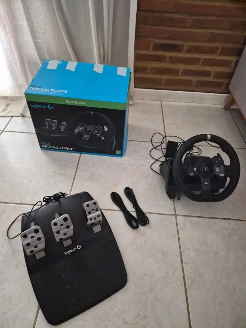 Volante Logitech G920 Driving Force e Pedais com Force Feedback para Xbox / PC - Foto 2