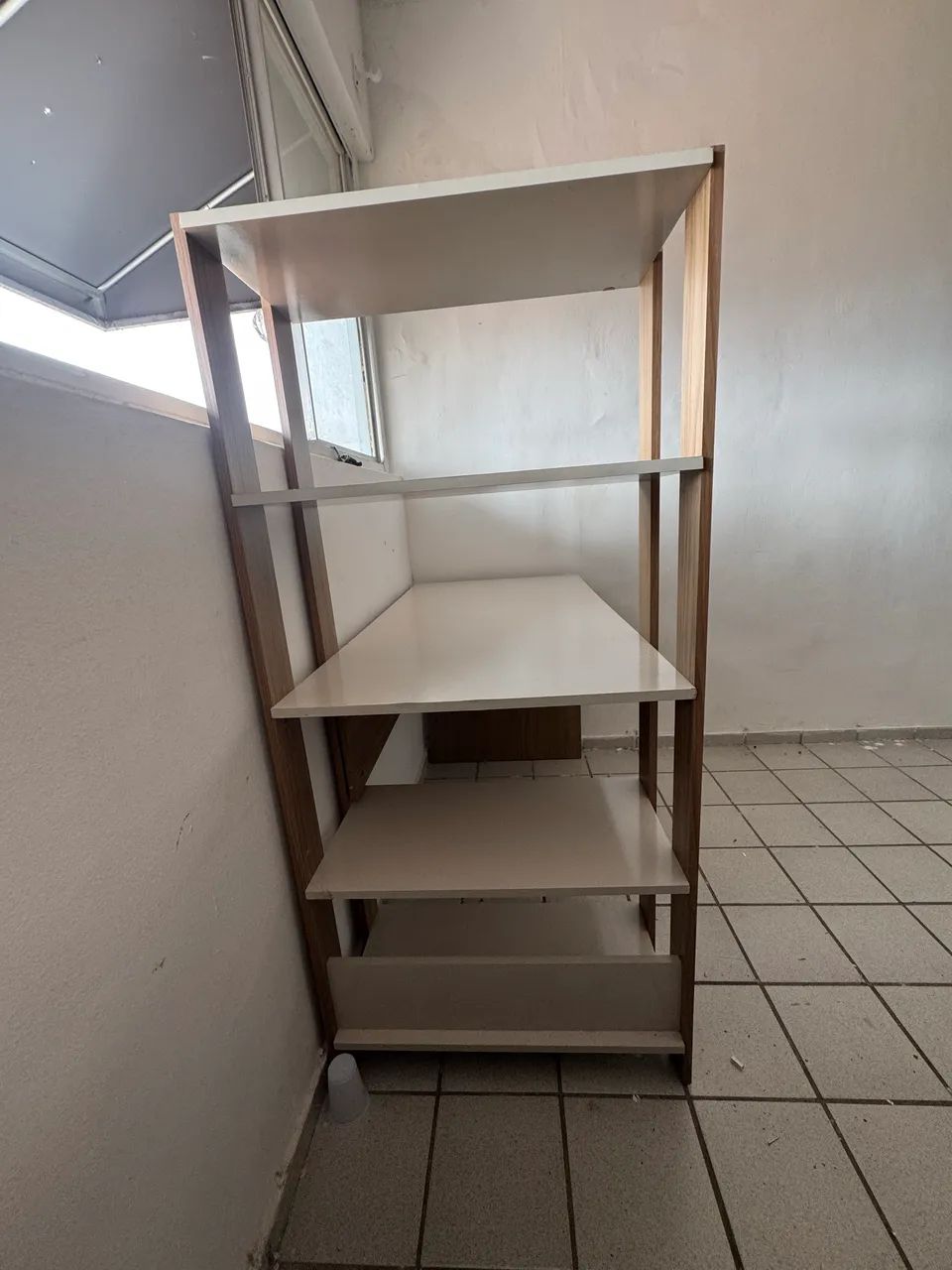 VENDE-SE ESCRIVANINHA SEMI-NOVA - Foto 2