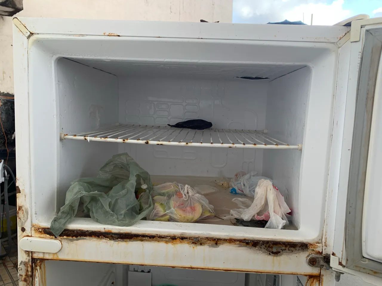 Geladeira consul precisando de carcaça nova  - Foto 3