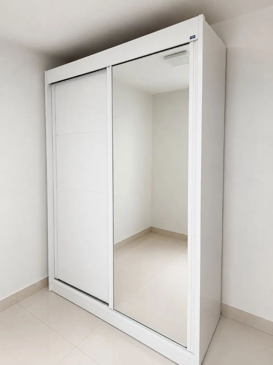 Guarda roupa Angra com espelho 