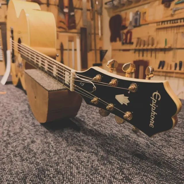 Violão Epiphone EJ-200, com hardcase - Foto 4