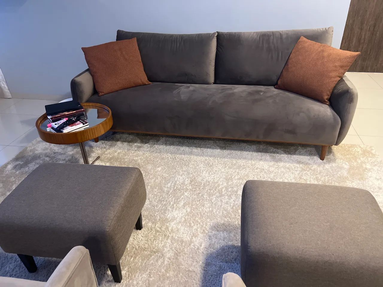 Sofá e pufs - Foto 4