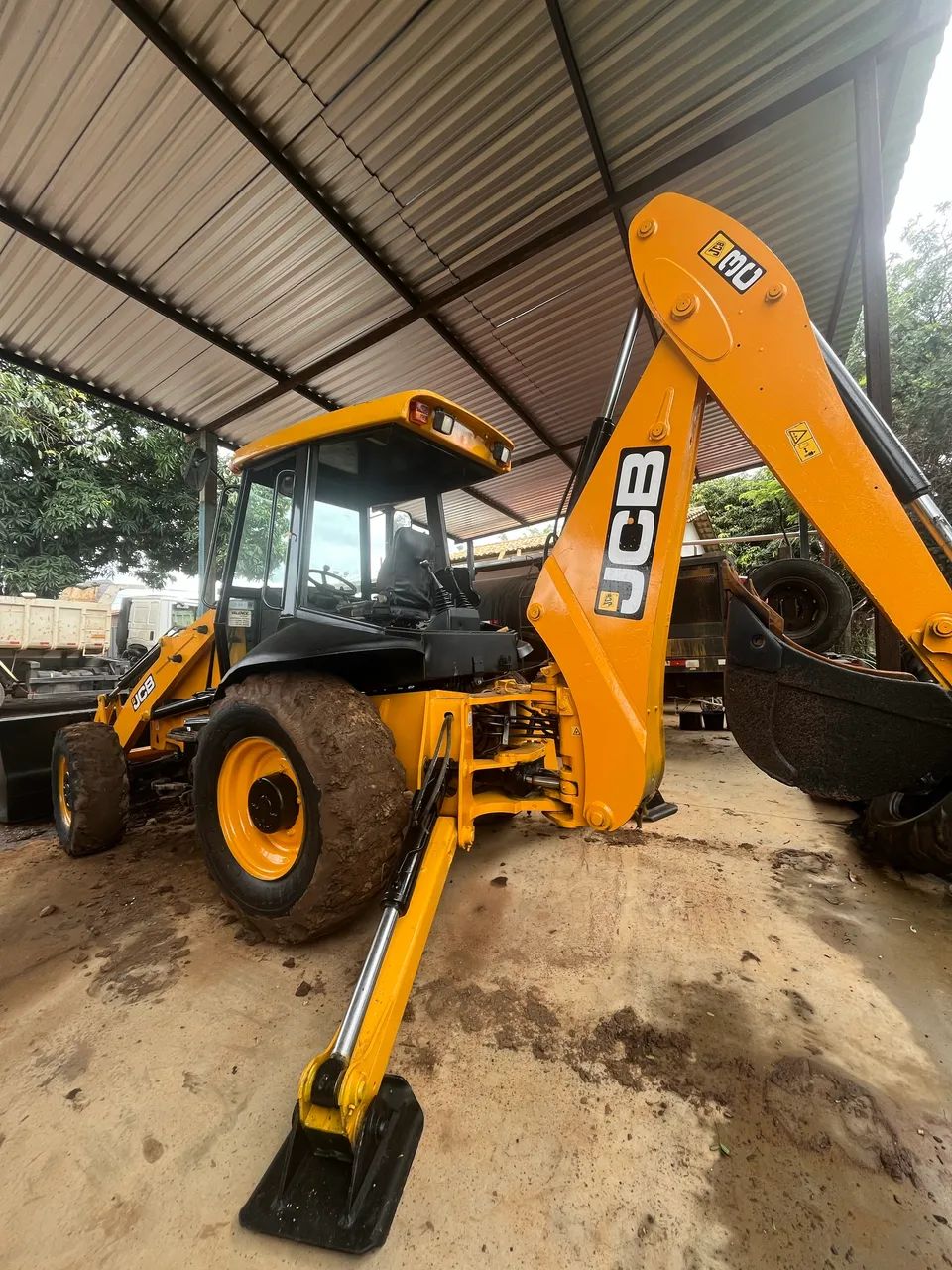 RETROESCAVADEIRA JCB - Foto 5