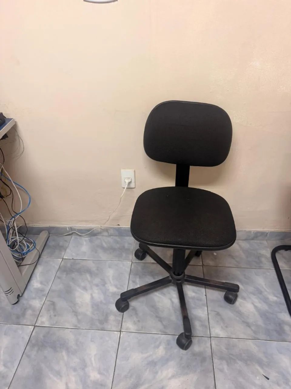 VENDO CADEIRAS DE ESCRITÓRIO  USADAS - Foto 2