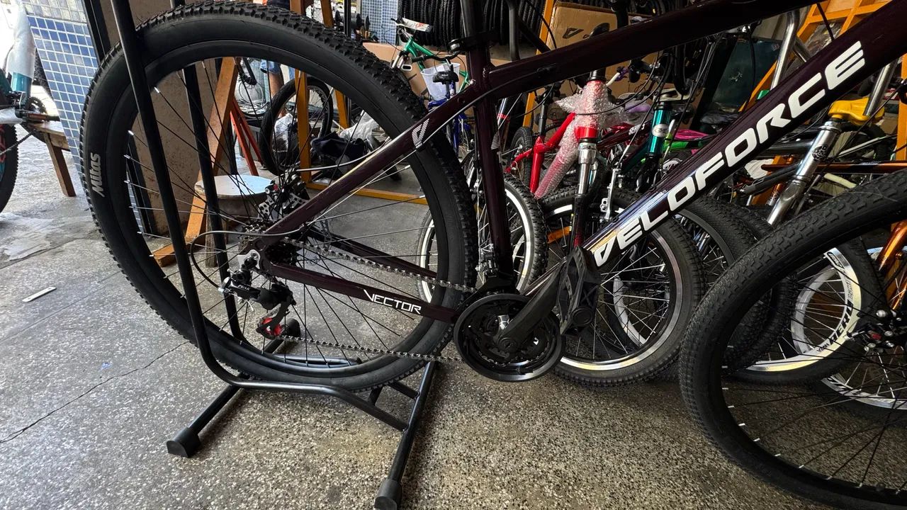 Bicicleta MTB promoção  VELOFORCE ARO 29 Vinho cabeamento interno 21v - Foto 2