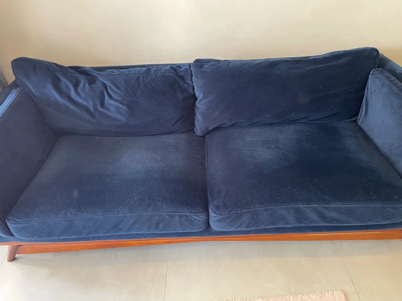 Vendo sofá azul super estiloso - Foto 5