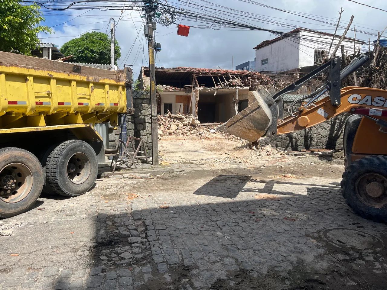 Demoli ção * retro escavadeira - Foto 2