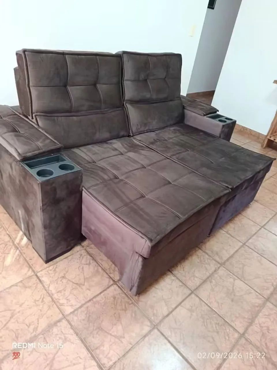 Sofá retrátil e reclinável novo  - Foto 2
