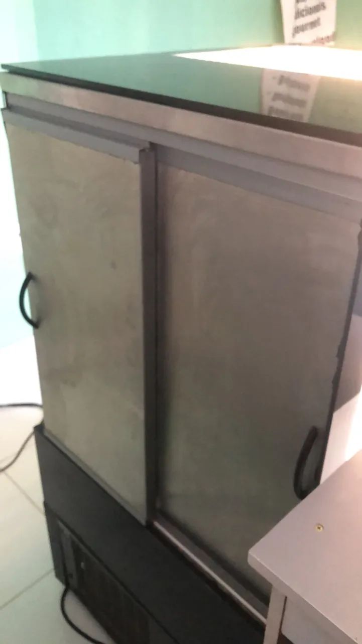 Vitrini slim com led e espelhada gelada  - Foto 2