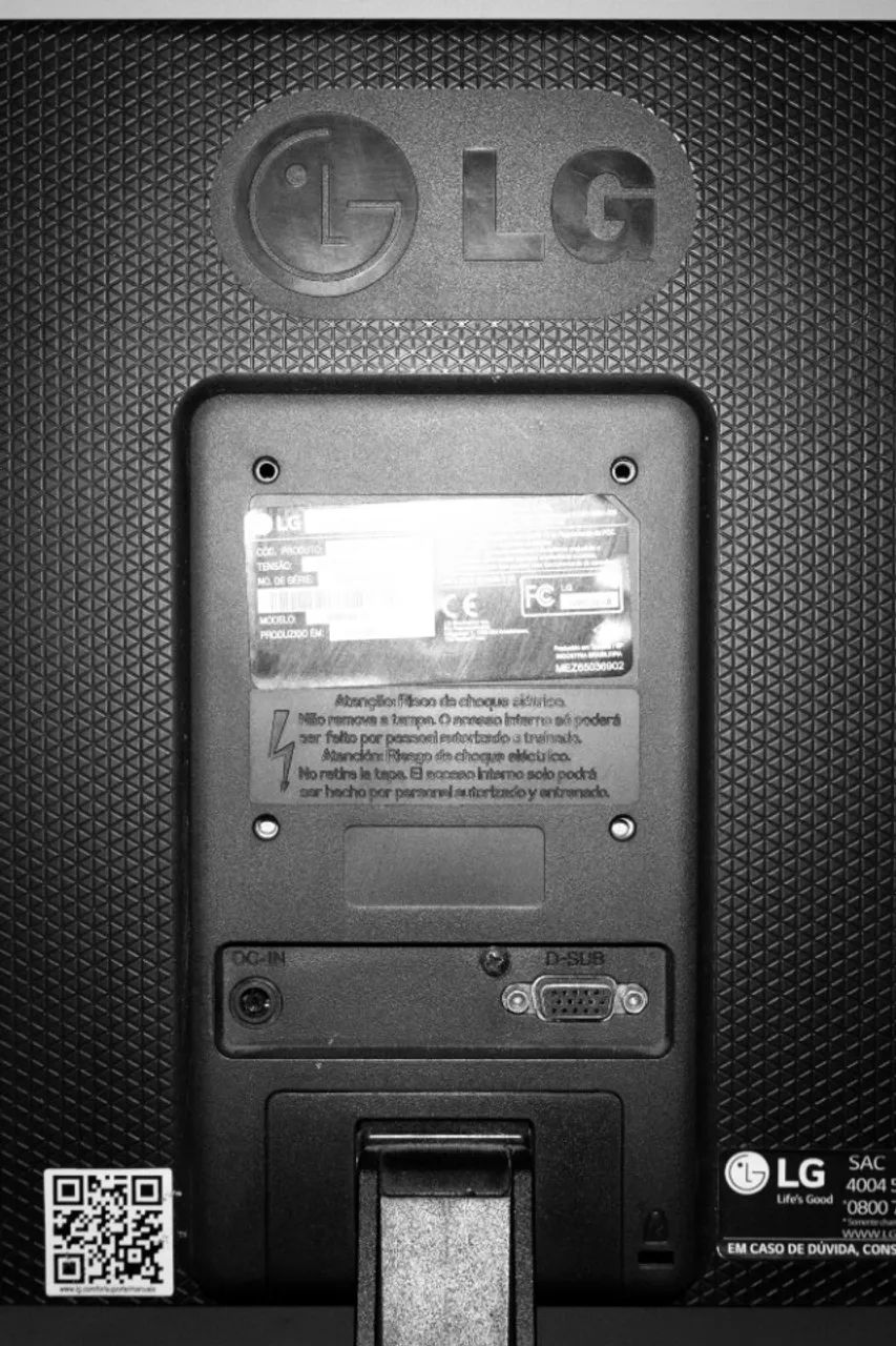 MONITOR LG 19.5 POLEGADAS HD COM CABO FONTE E VGA - Foto 2