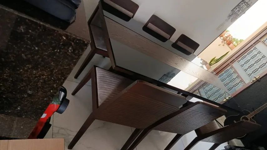 Conjunto de jantar mesa para seus lugares e cadeiras 