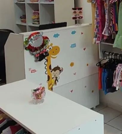 VENDO KIT COMPLETO DE MÓVEIS E MANEQUINS PARA LOJA DE ROUPAS - Foto 2