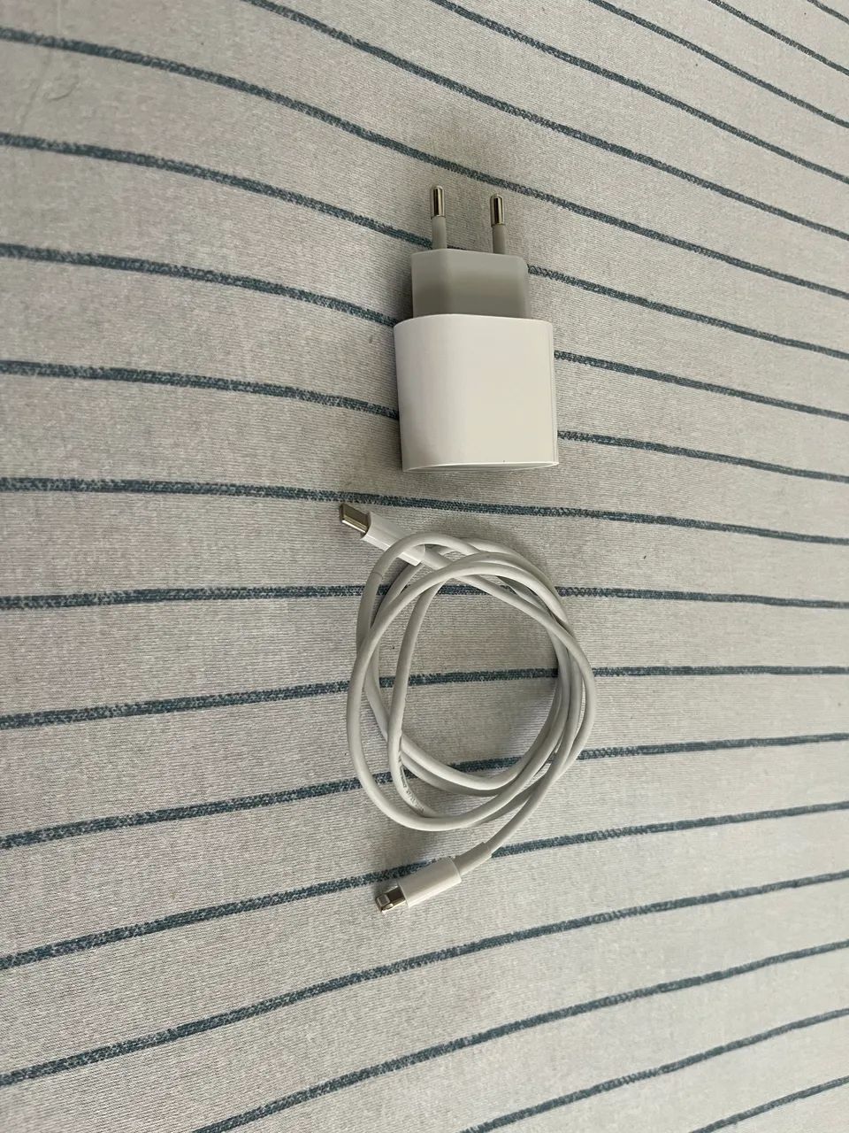 Carregador Rápido USB-C Fonte + Cabo Lightning para iPhone - Foto 3