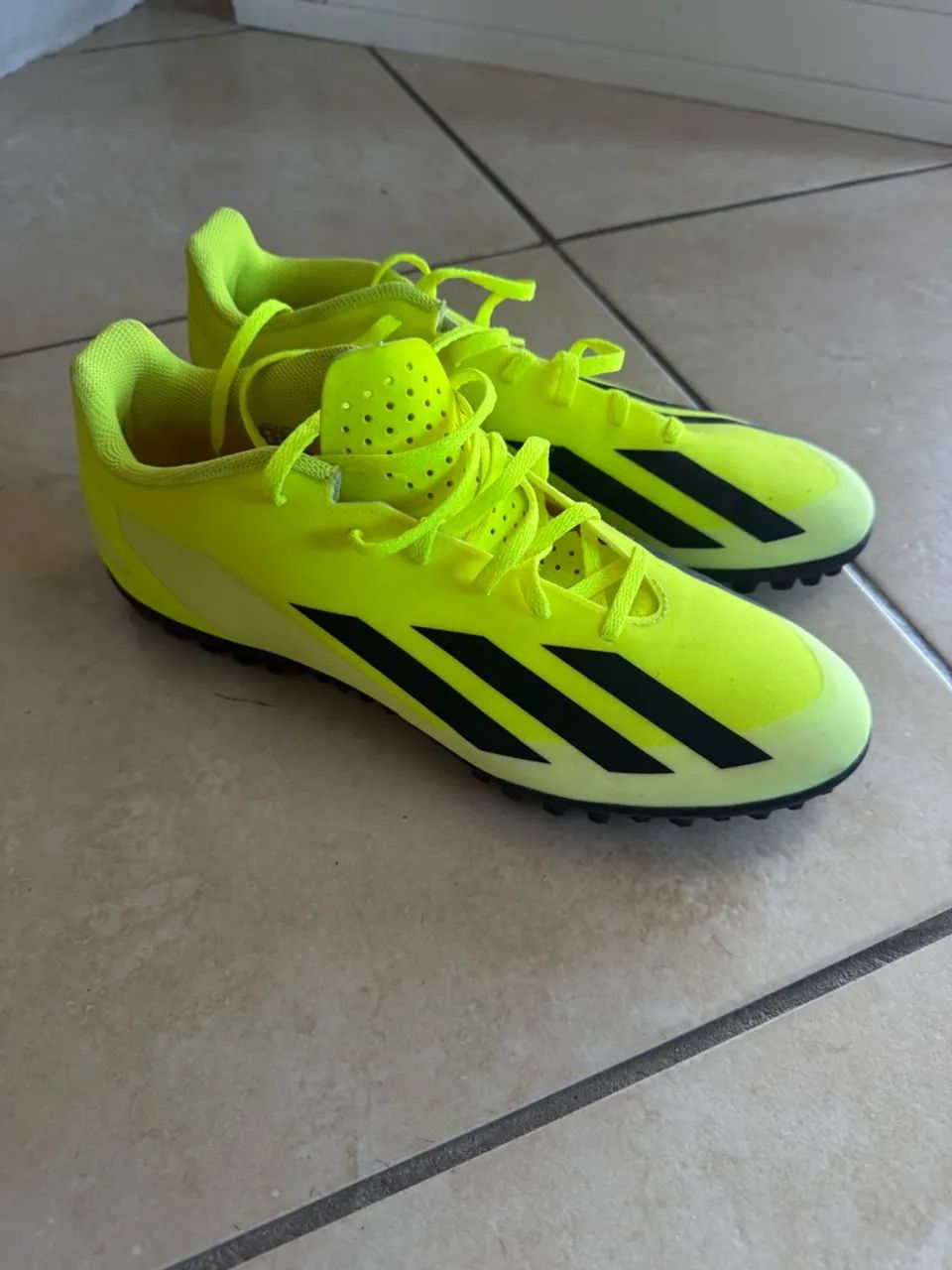 Chuteira adidas + 2 meiões 
