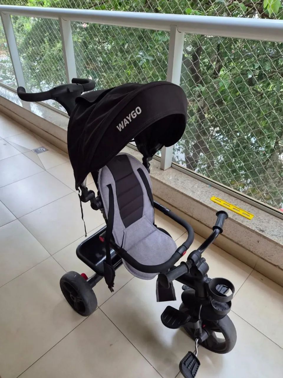 Triciclo infantil com empurrador - Foto 4