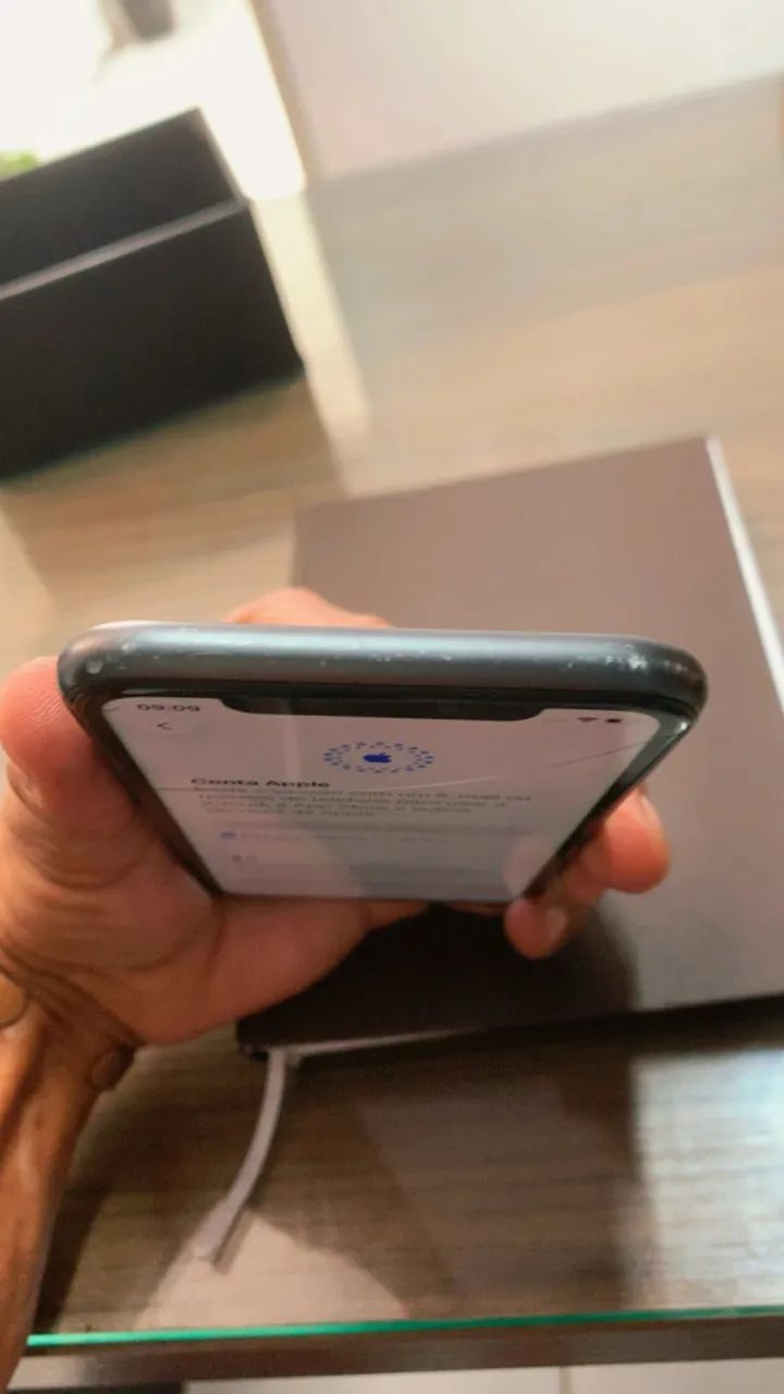 Venda de um iPhone 11 normal semi novo - Foto 5