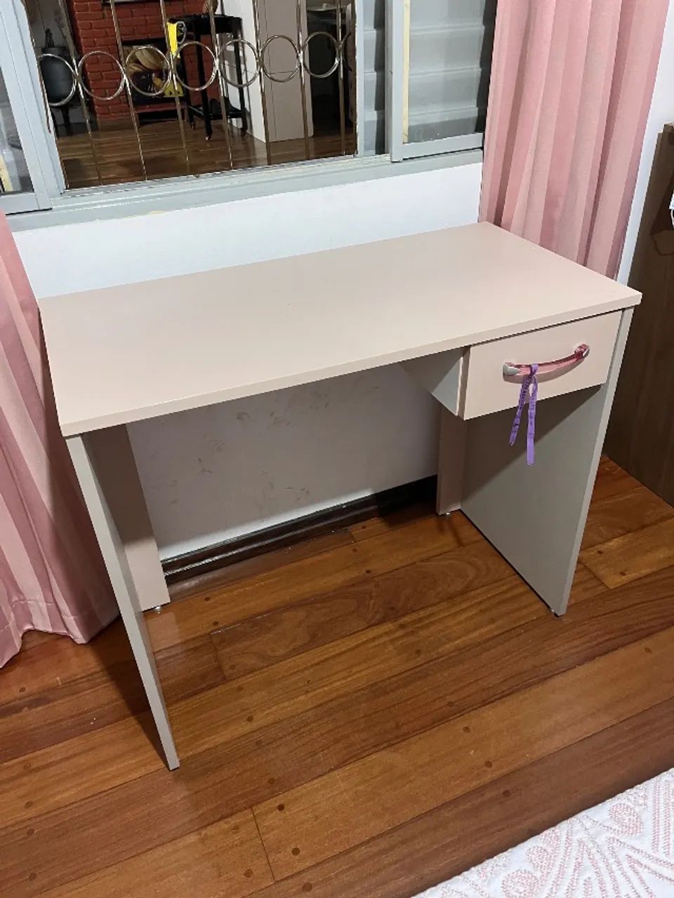Mesa de estudos( escrivaninha)