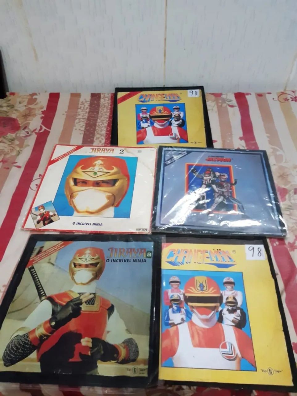 LOTE : DISCOS DE VINIL NO GENERO INFANTIL E EM BOM ESTADO .