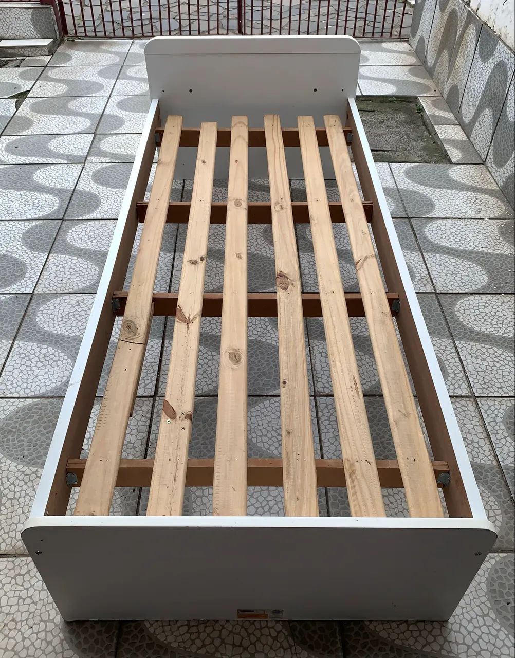 CAMA DE SOLTEIRO COM COLCHÃO MDF USADA - Foto 4