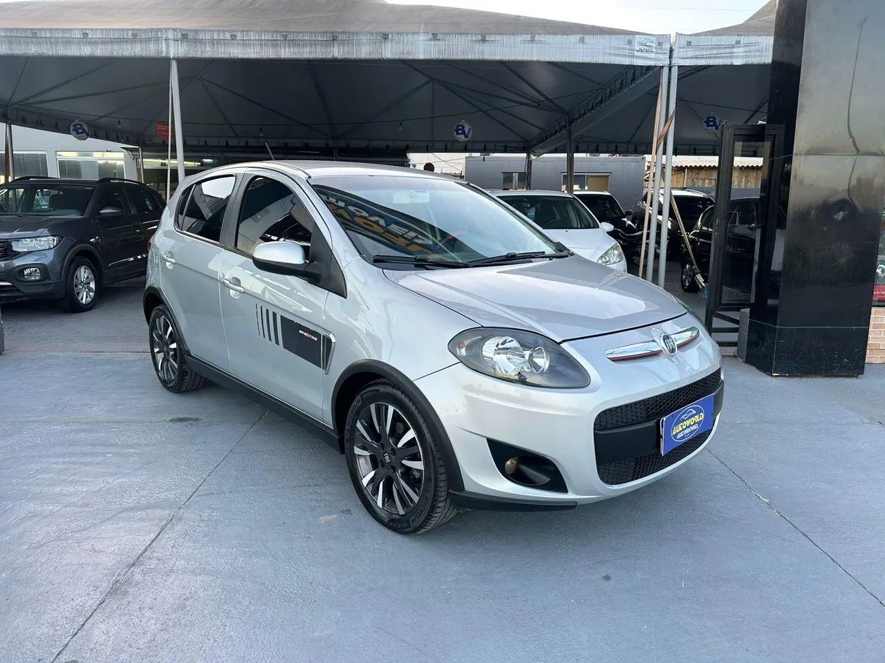 Fiat Palio Sporting 1.6 Flex 16V 5P 2014 - Foto 2