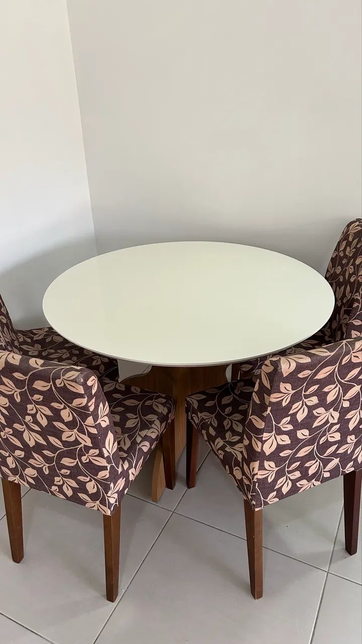 Mesa com 4 cadeiras  - Foto 3