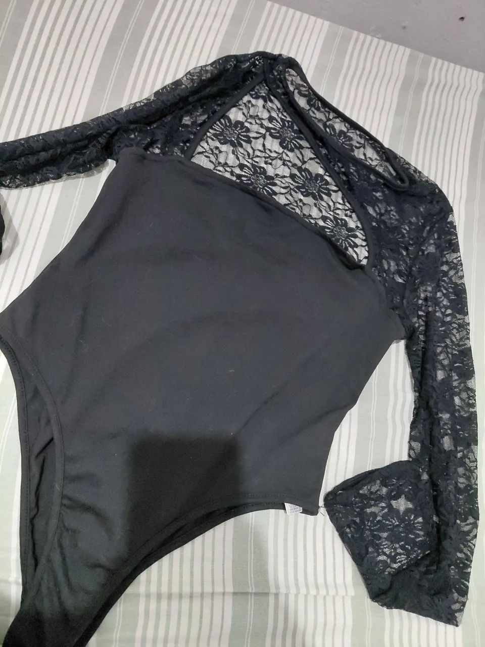 Body Preto com renda