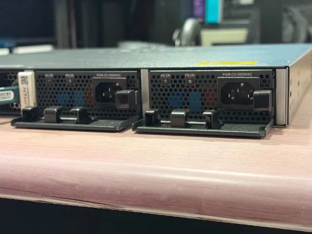 Switch Cisco Catalyst 3650 - 48 Portas Gigabit + 4x SFP - Foto 4