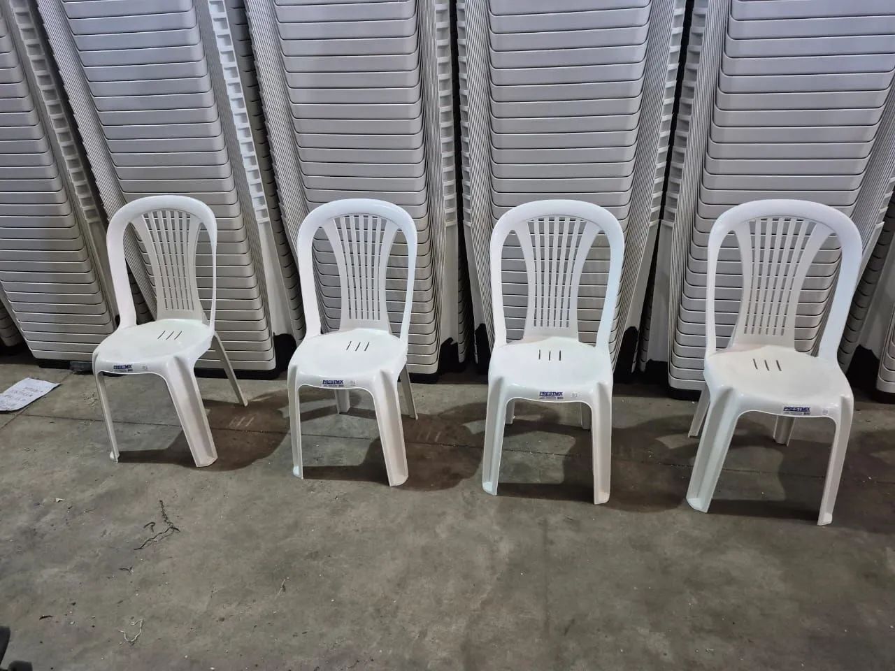 CADEIRAS E MESAS PLÁSTICAS LINHA PREMIUM - Foto 3
