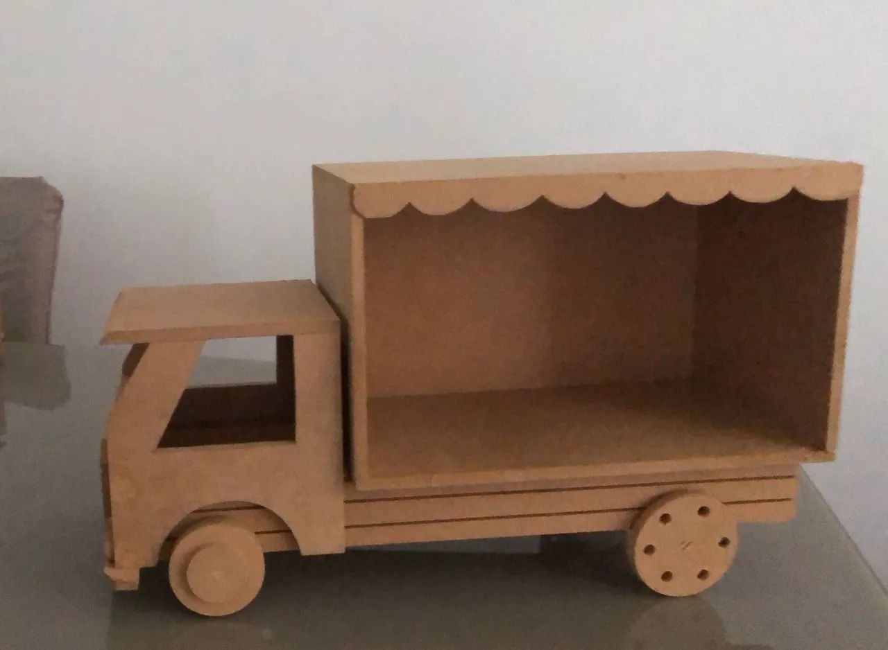 Caminhão em MDF
