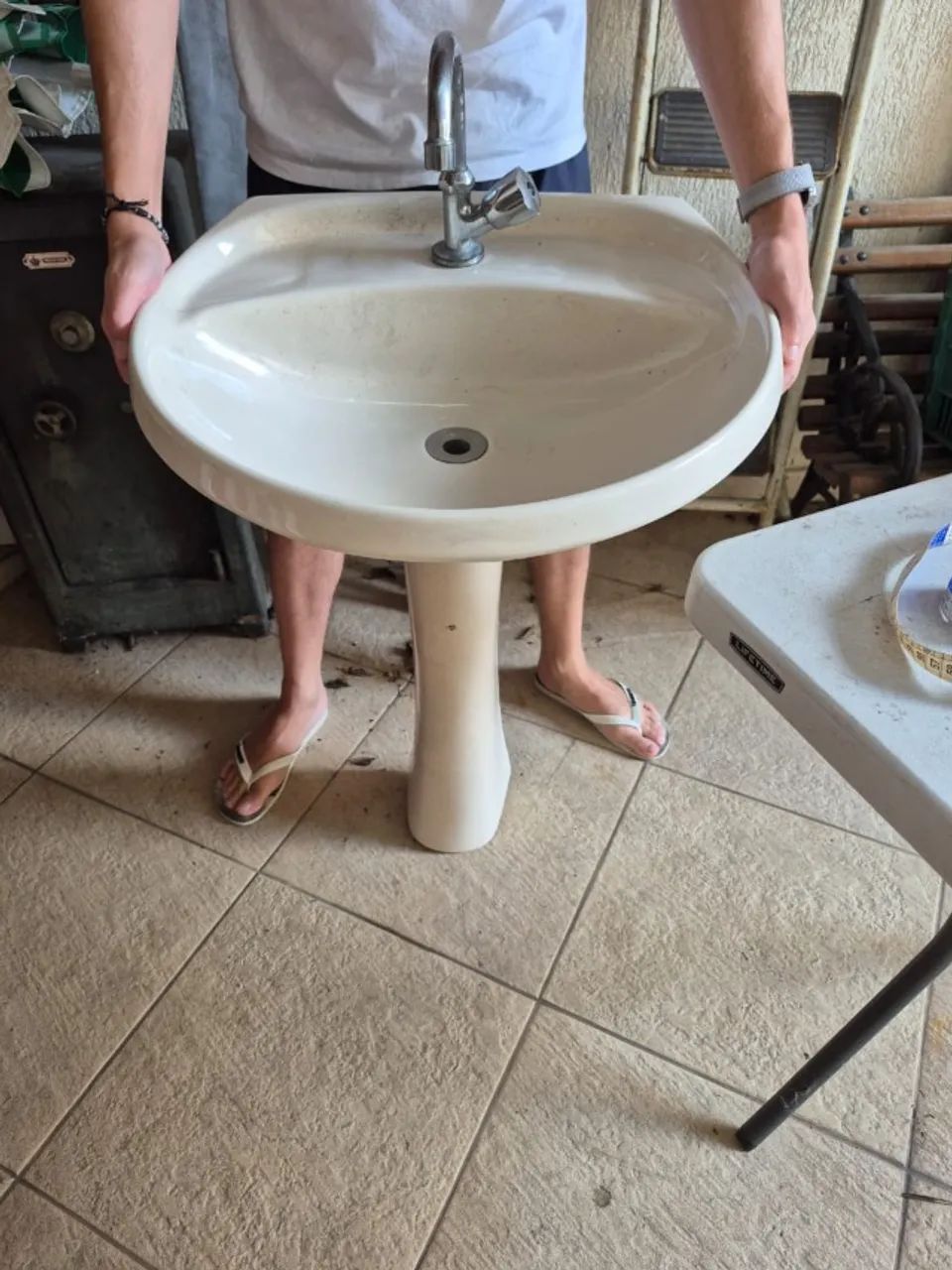 Pia de banheiro com coluna - Foto 2