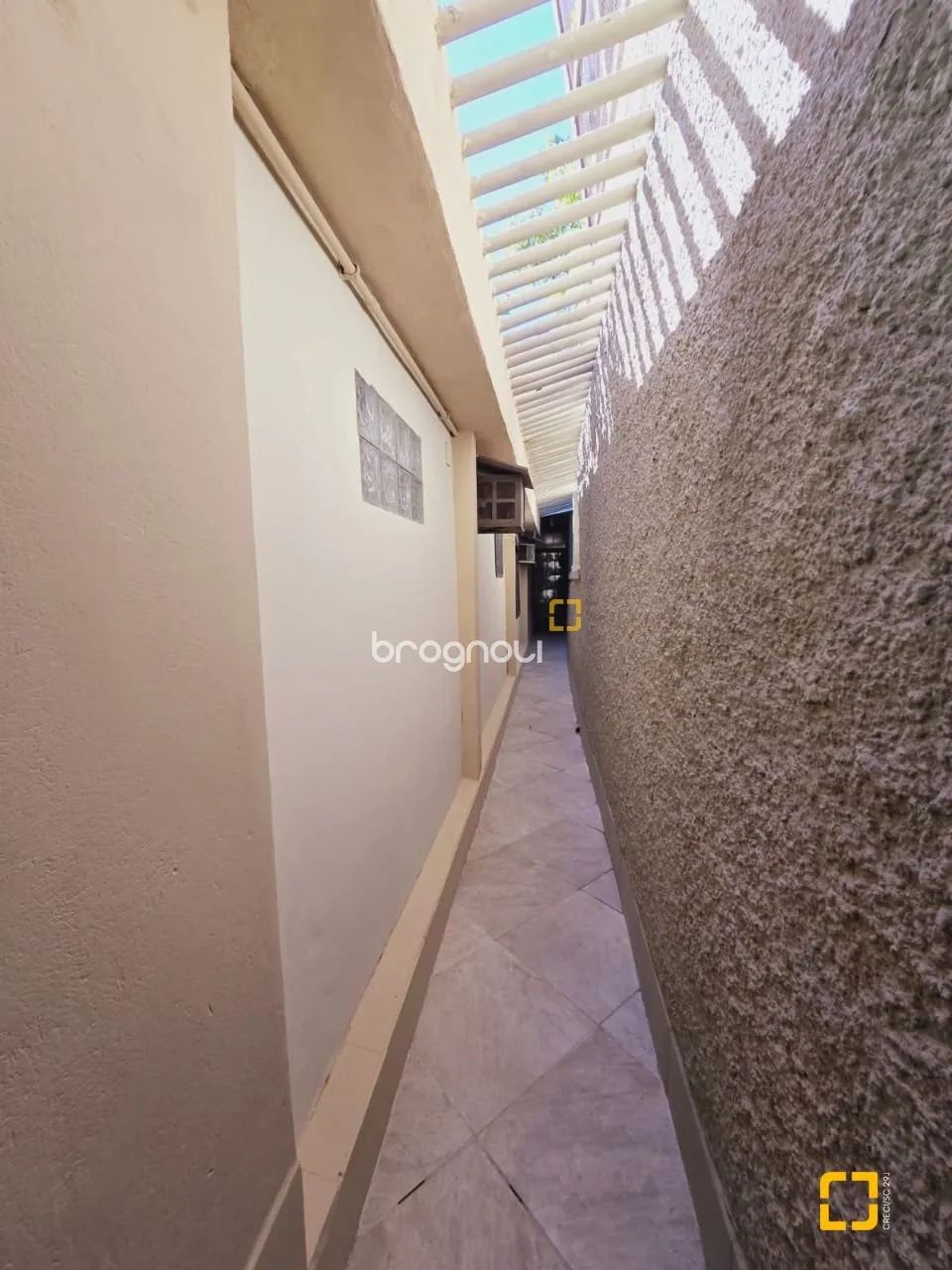 Casa de 3 pavimentos, com 4 dormitórios, sendo 2 suítes - Estreito Florianópolis - Foto 4