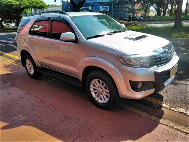 Toyota SW4 7L 2013 SRV 4X4 AUT.TB.Diesel $74.900+48X$.$ - Foto 8