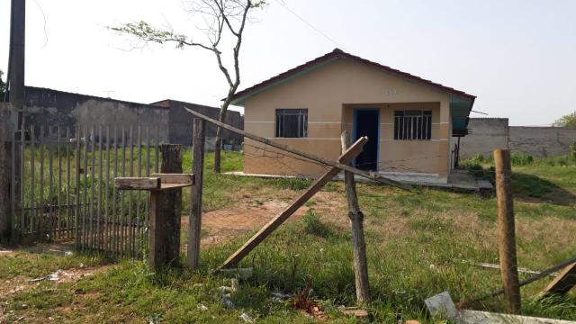 Dois ótimos terrenos na borda do campo