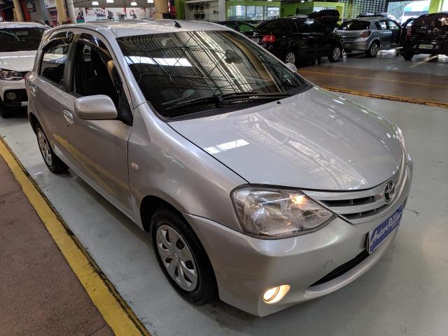 Toyota Etios XS 2013 Prata (Completo / Baixo Km) - Foto 5