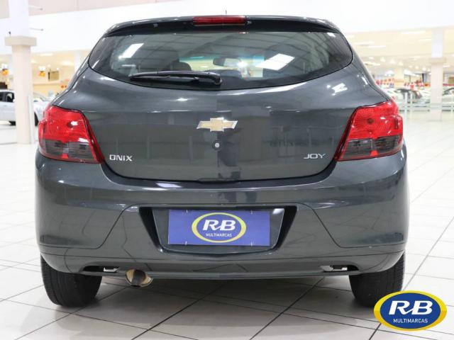 Chevrolet Onix HATCH Joy 1.0 8V Flex 5p Mec. - Foto 5