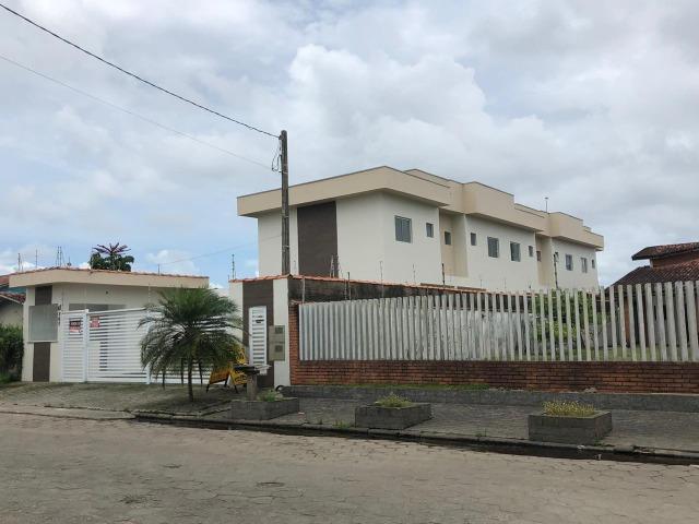 841- Sobrado em condomínio á venda, com 2 dormitórios (2 suítes) em Itanhaém